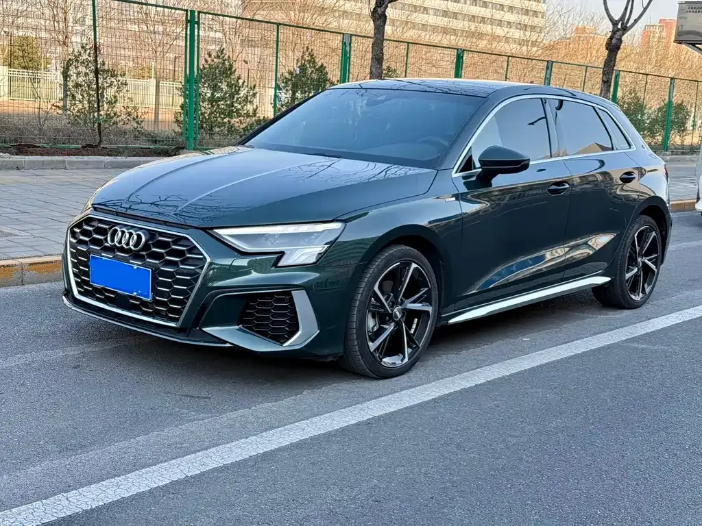 Audi A3 — фото 1