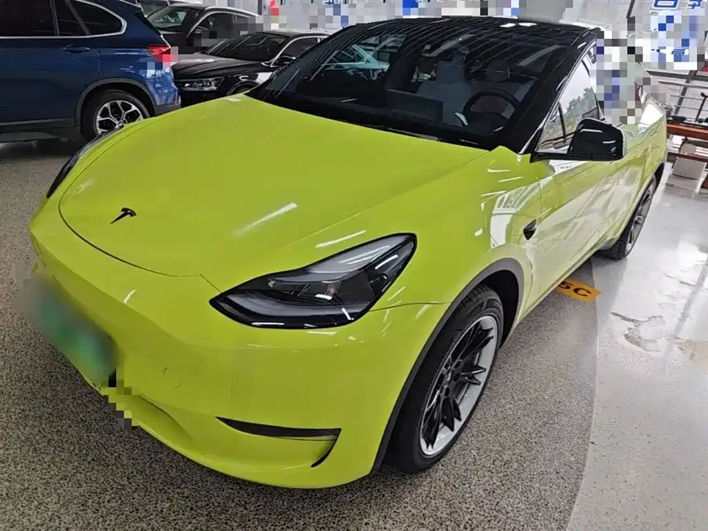 Tesla Model Y — фото 1