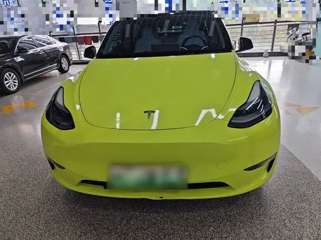 Tesla Model Y — фото 10