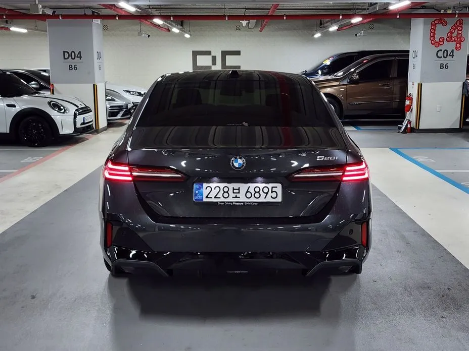 BMW 5-Series — фото 8