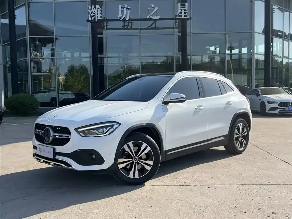 Mercedes-Benz GLA — фото 1