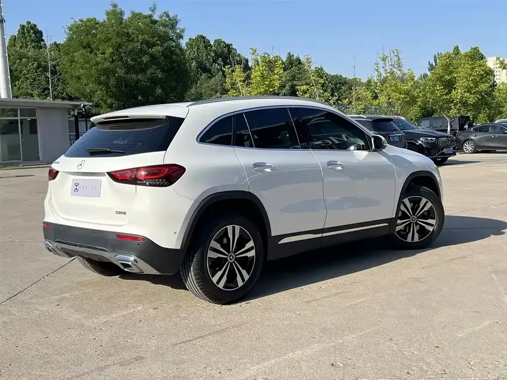 Mercedes-Benz GLA — фото 10