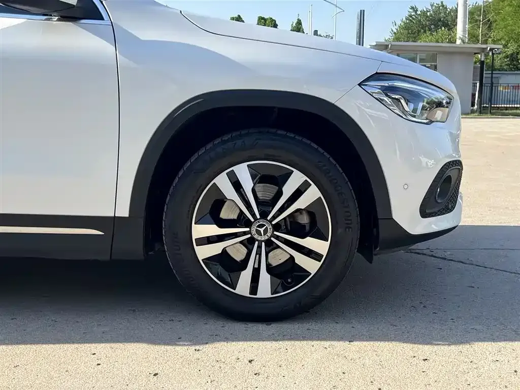 Mercedes-Benz GLA — фото 6