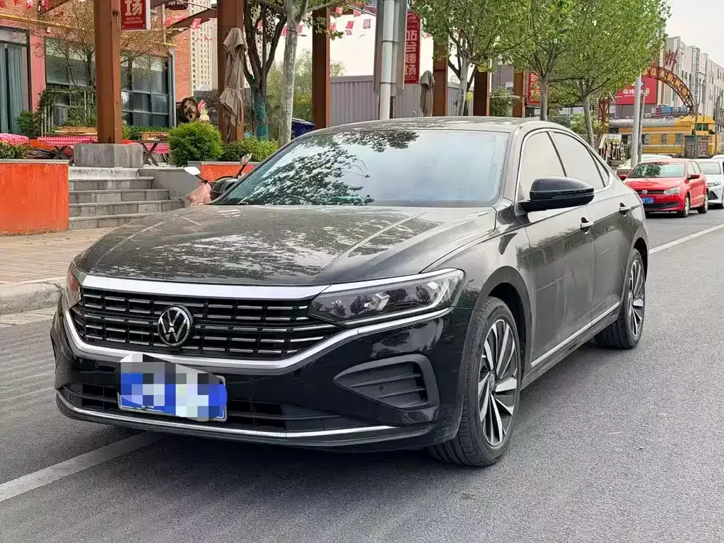 Volkswagen Passat — фото 1