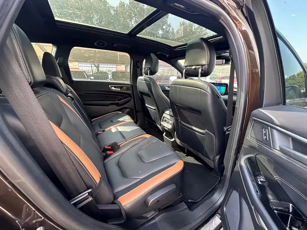 Ford Edge — фото 6