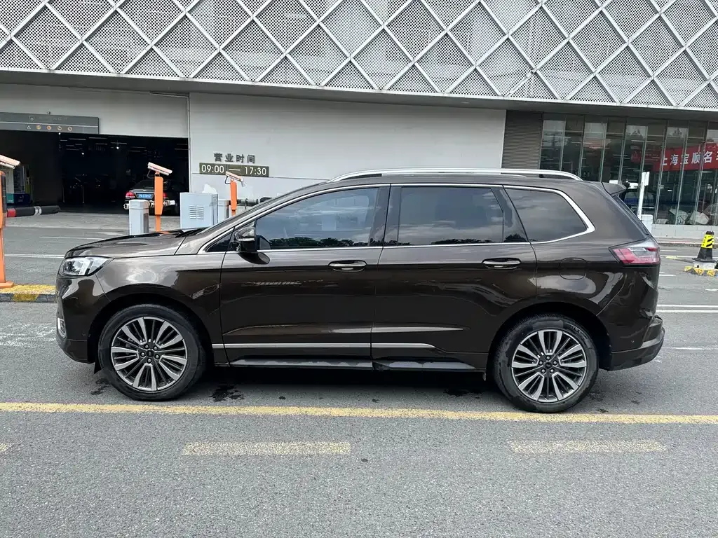 Ford Edge — фото 8