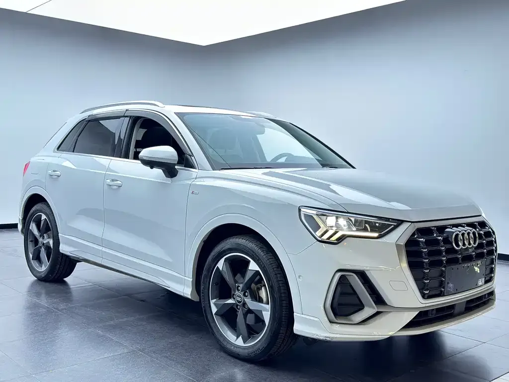 Audi Q3 — фото 5