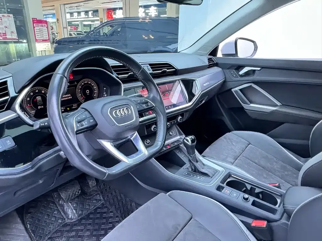 Audi Q3 — фото 3