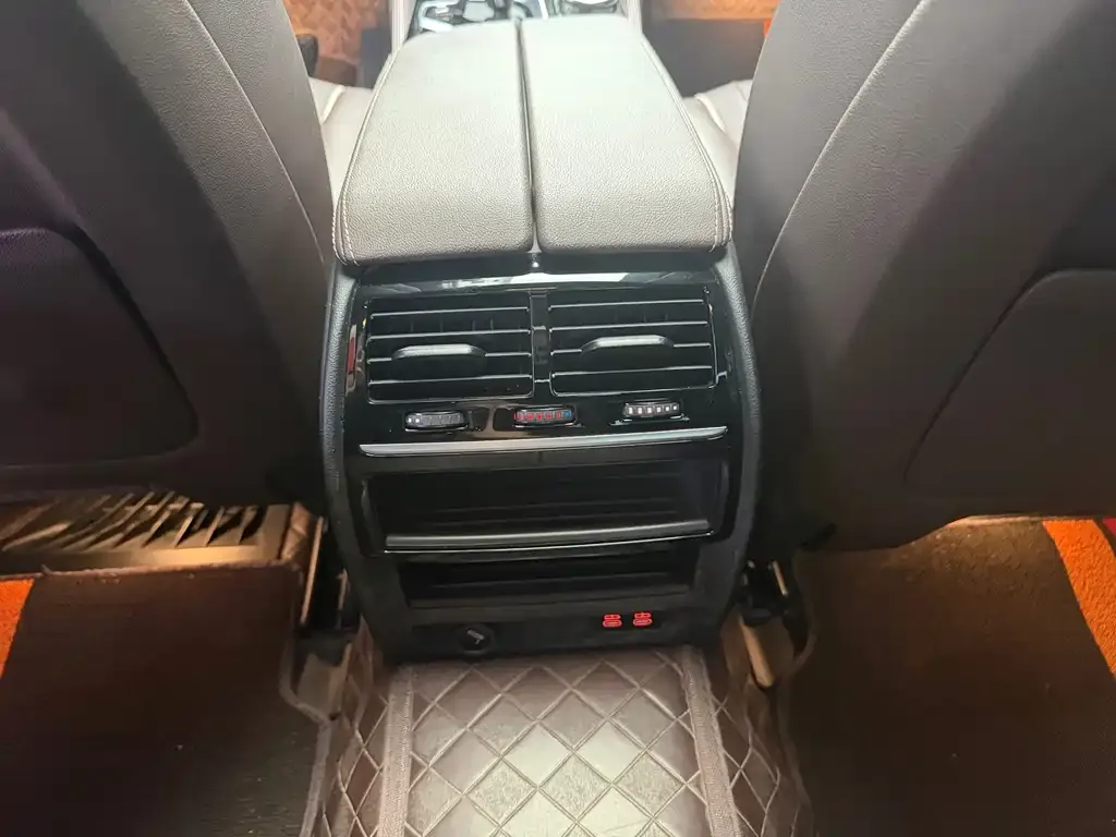 BMW 5 Series 2024 из CN, фото 5