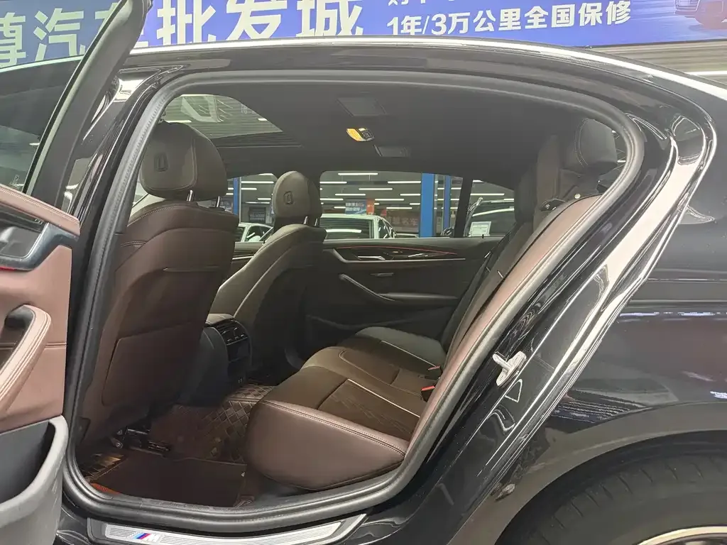 BMW 5 Series 2024 из CN, фото 8