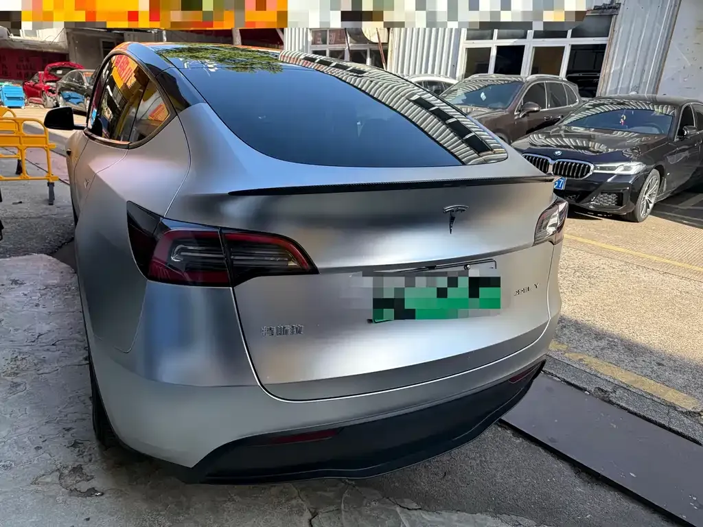 Tesla Model Y — фото 7