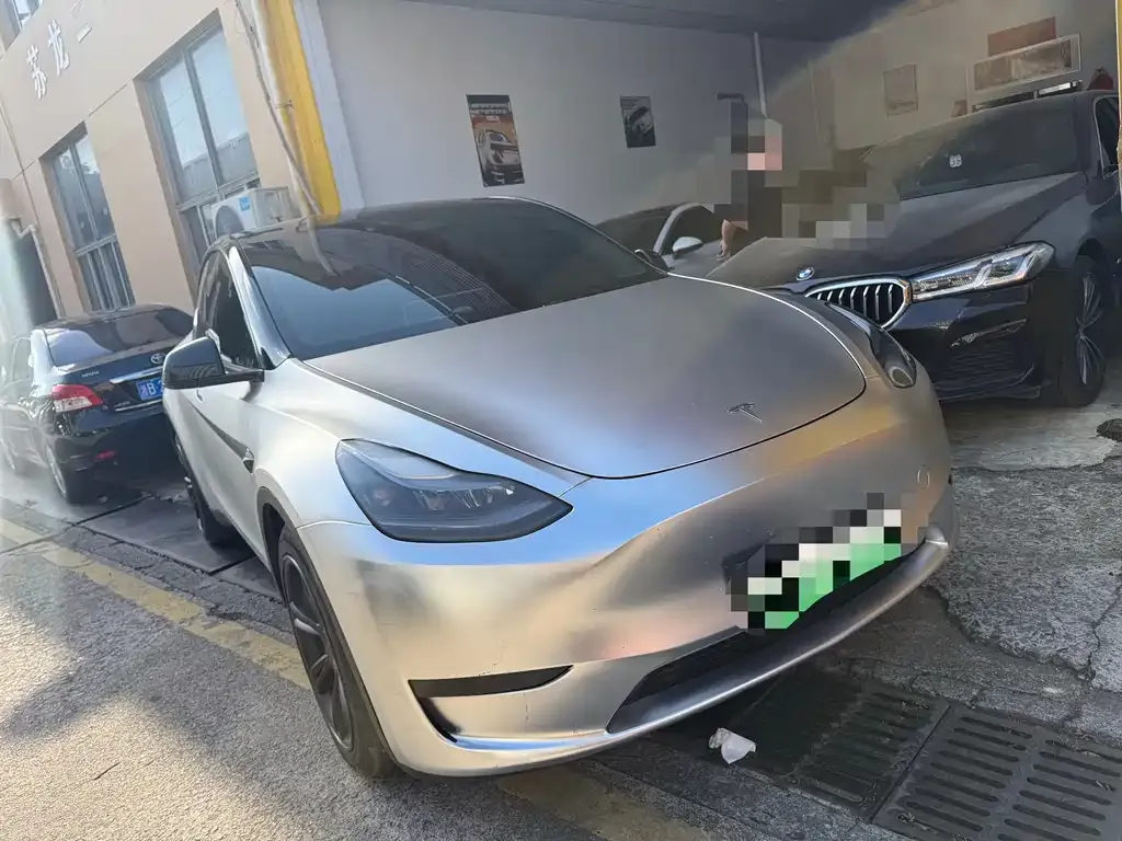 Tesla Model Y — фото 9