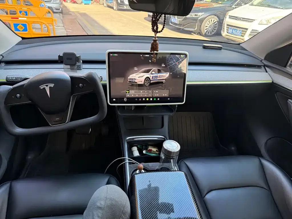 Tesla Model Y — фото 2