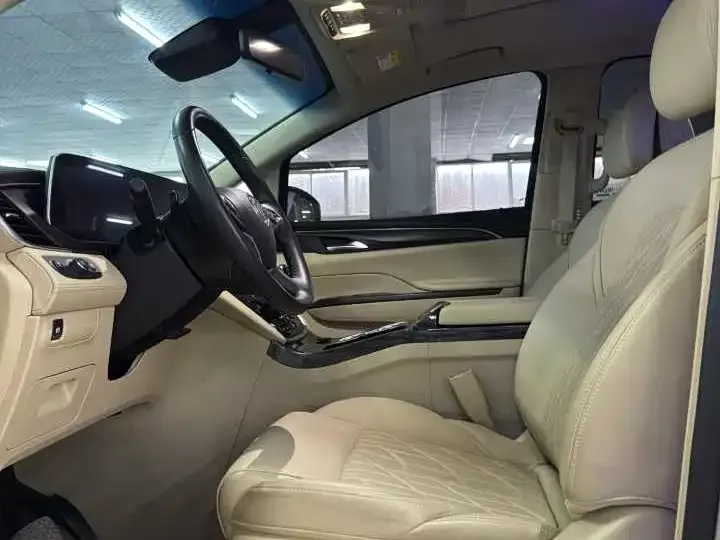 Buick GL8 2024 из CN, фото 3