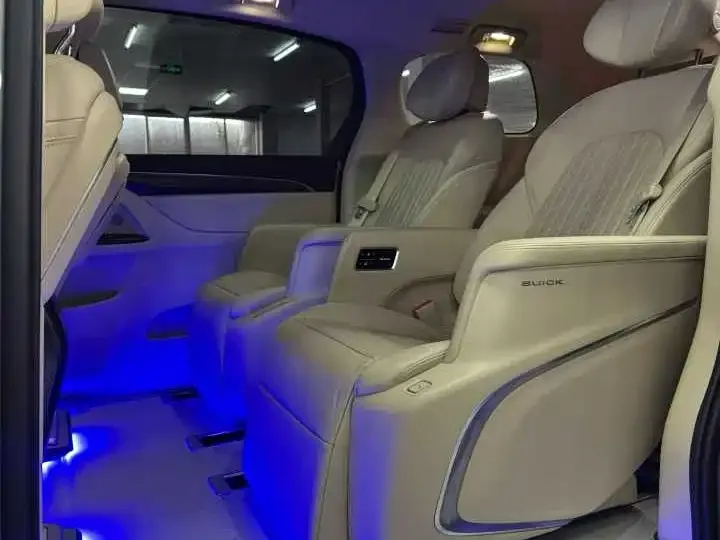 Buick GL8 2024 из CN, фото 2