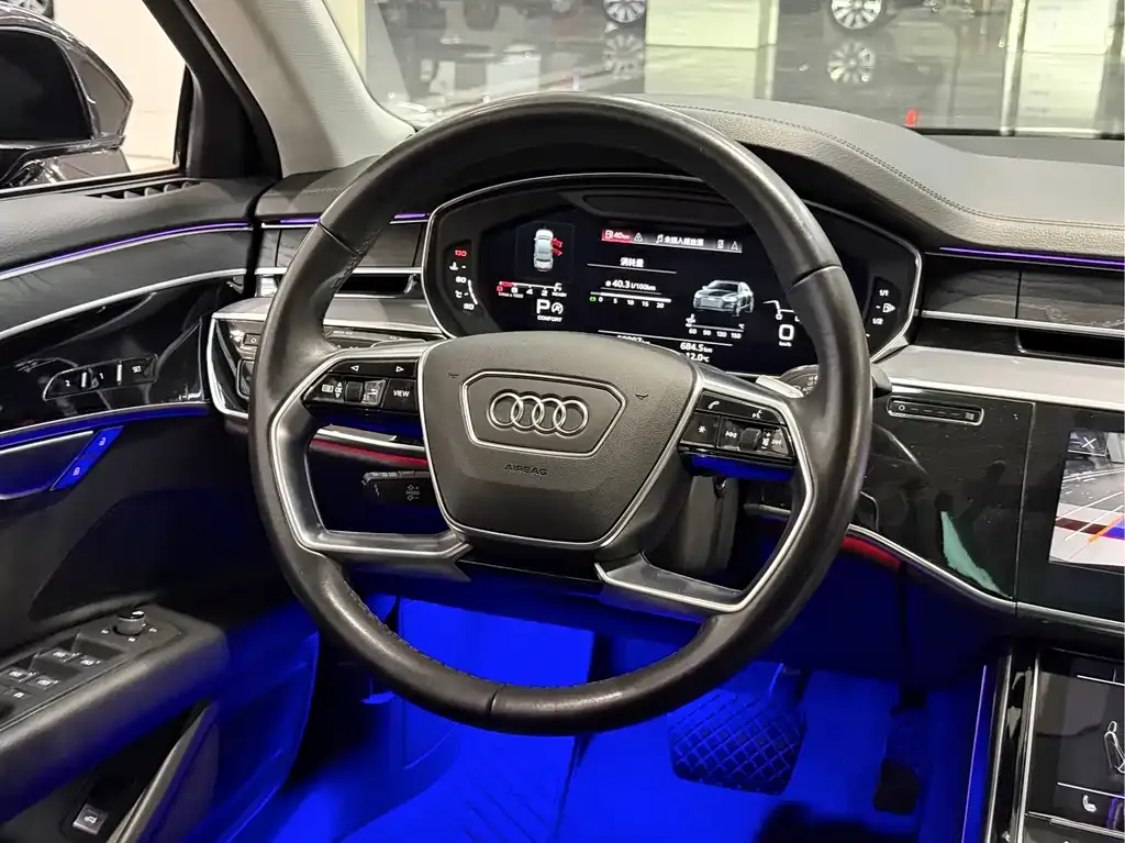 Audi A8 — фото 10