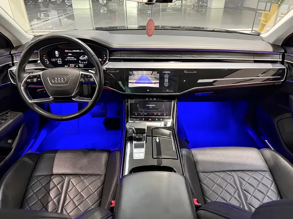Audi A8 — фото 4