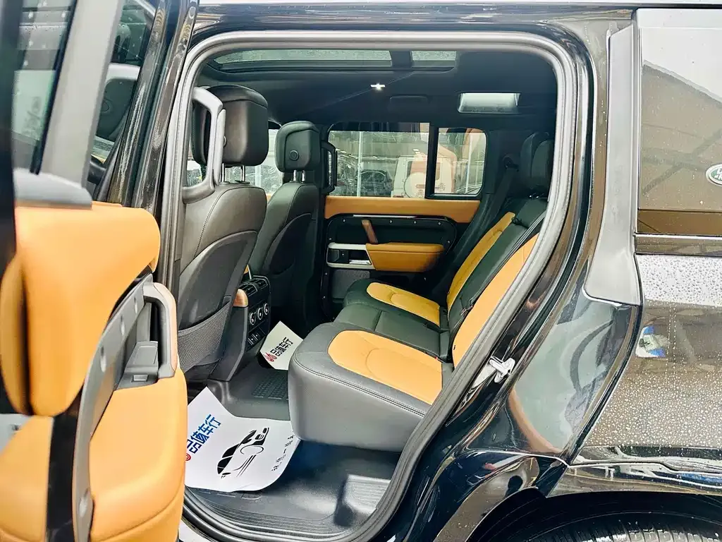 Land Rover Defender — фото 10