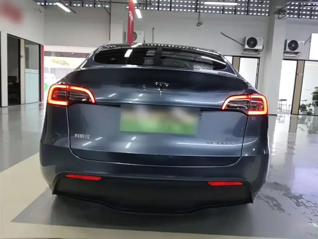 Tesla Model Y — фото 7
