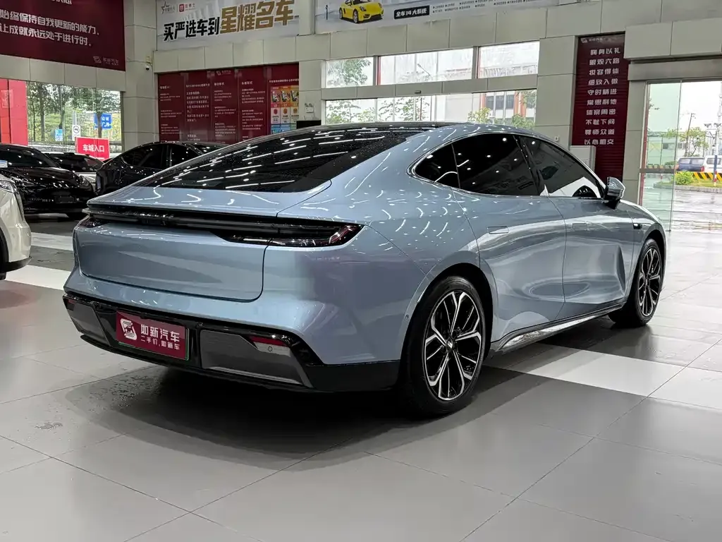 Geely Galaxy E8 — фото 2