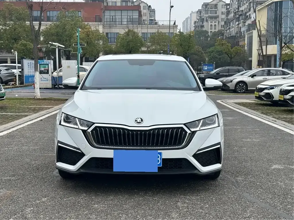 Skoda Octavia 2024 из CN, фото 10
