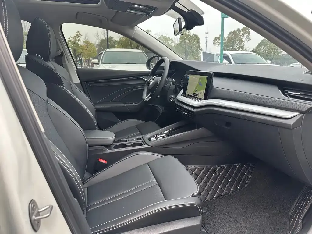 Skoda Octavia 2024 из CN, фото 5