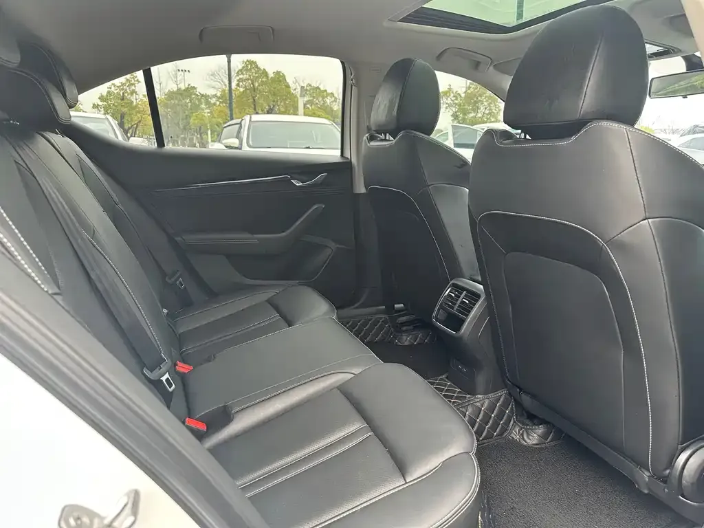 Skoda Octavia 2024 из CN, фото 3