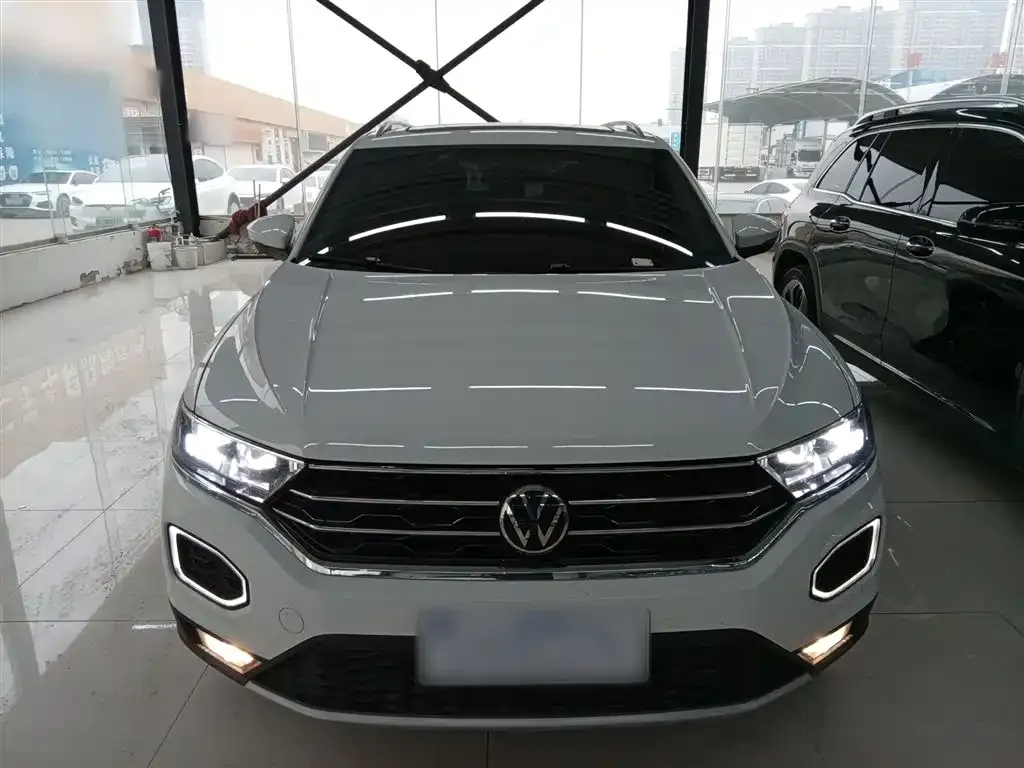 Volkswagen T-Roc — фото 7
