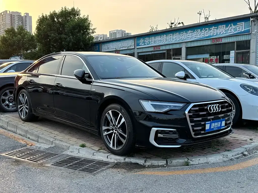 Audi A6L — фото 10