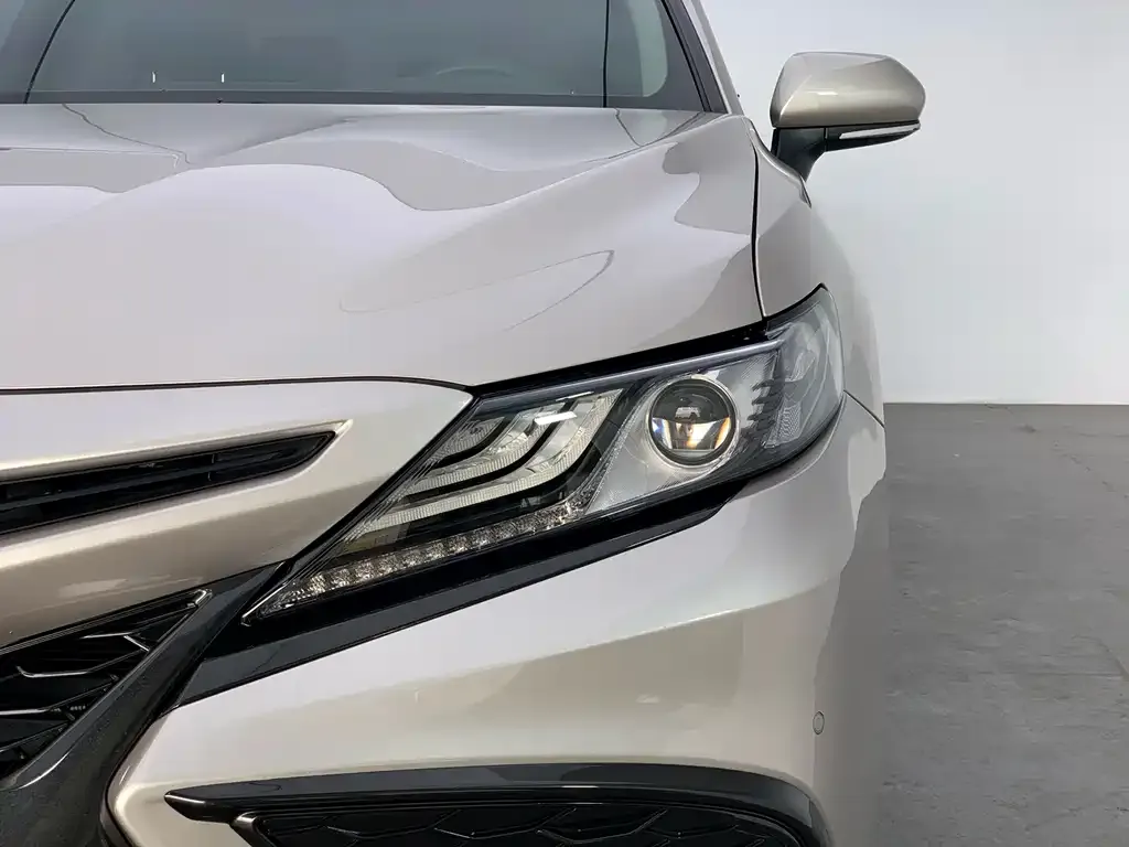 Toyota Camry — фото 7