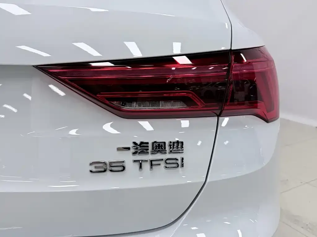 Audi Q3 — фото 2
