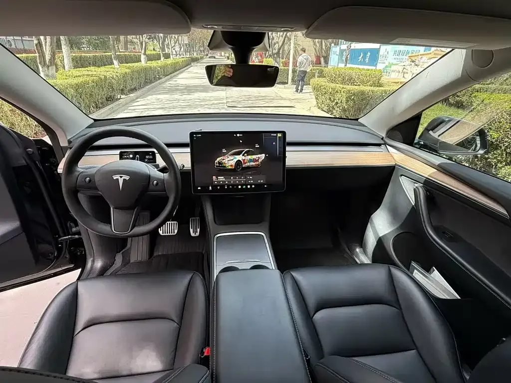 Tesla Model Y — фото 4