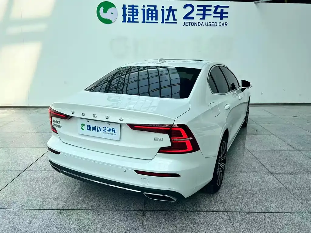 Volvo S60 — фото 10