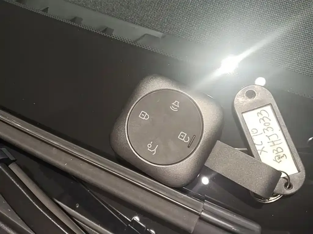 Volvo XC70 Plug-in Hybrid 2025 из CN, фото 7