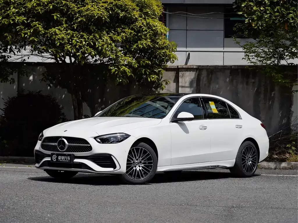 Mercedes-Benz C-Class — фото 1