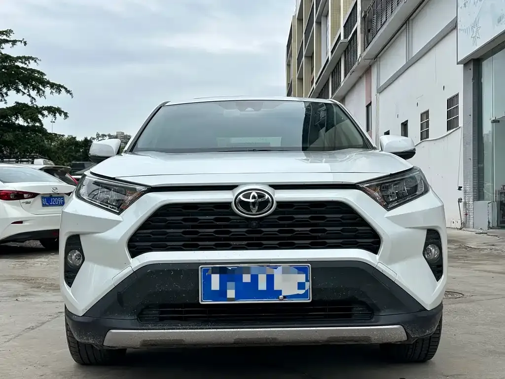 Toyota RAV4 2022 из CN, фото 2