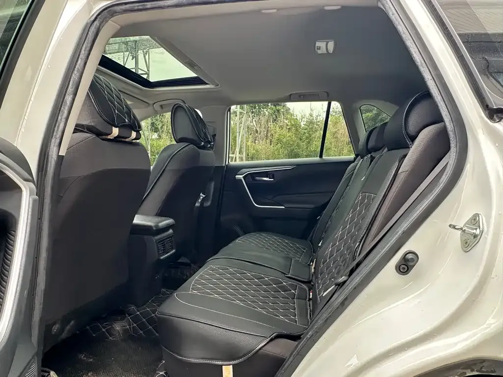 Toyota RAV4 2022 из CN, фото 4