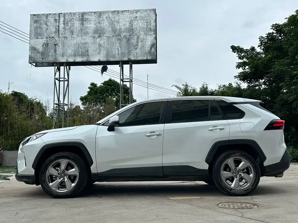 Toyota RAV4 2022 из CN, фото 8