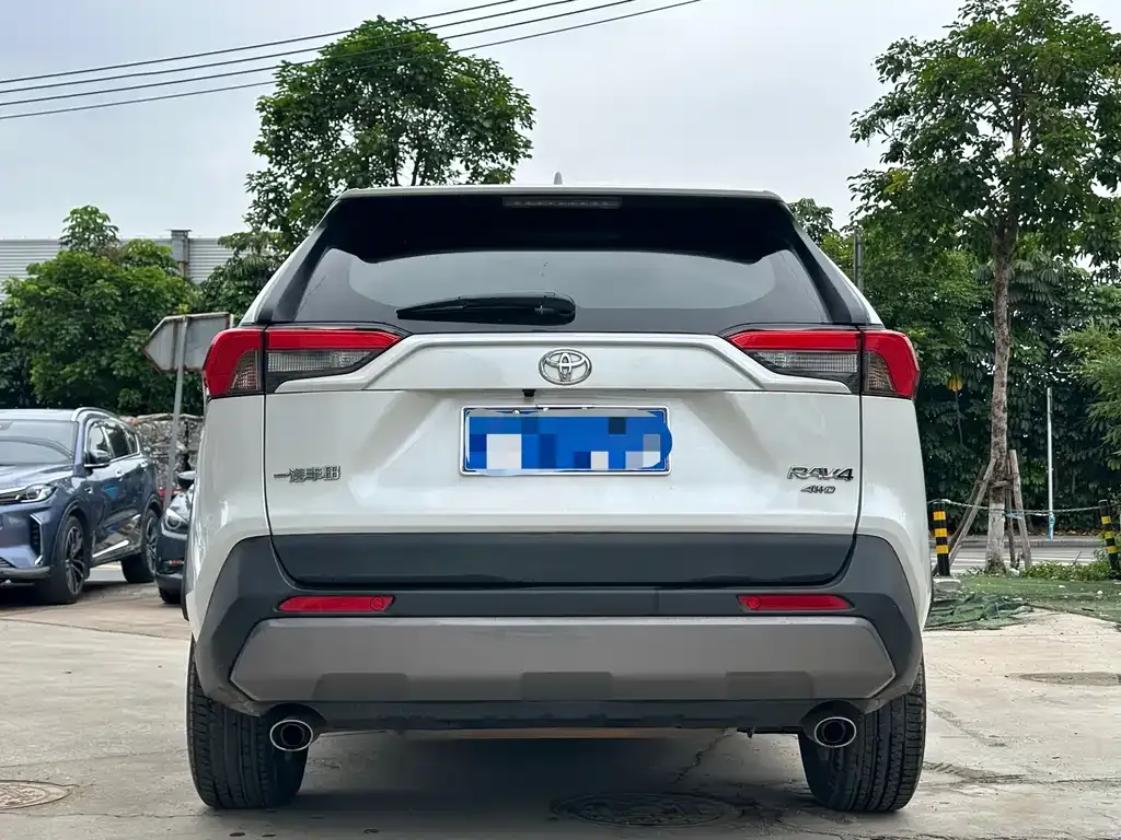 Toyota RAV4 2022 из CN, фото 9