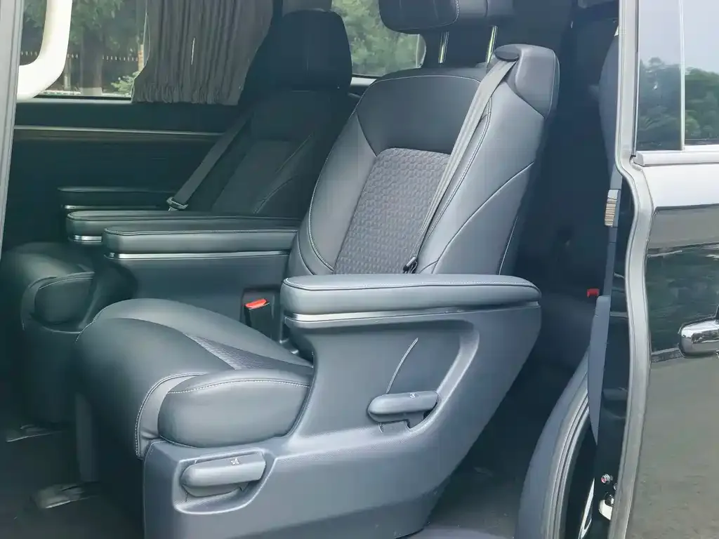 GAC Motor Trumpchi M8 — фото 10