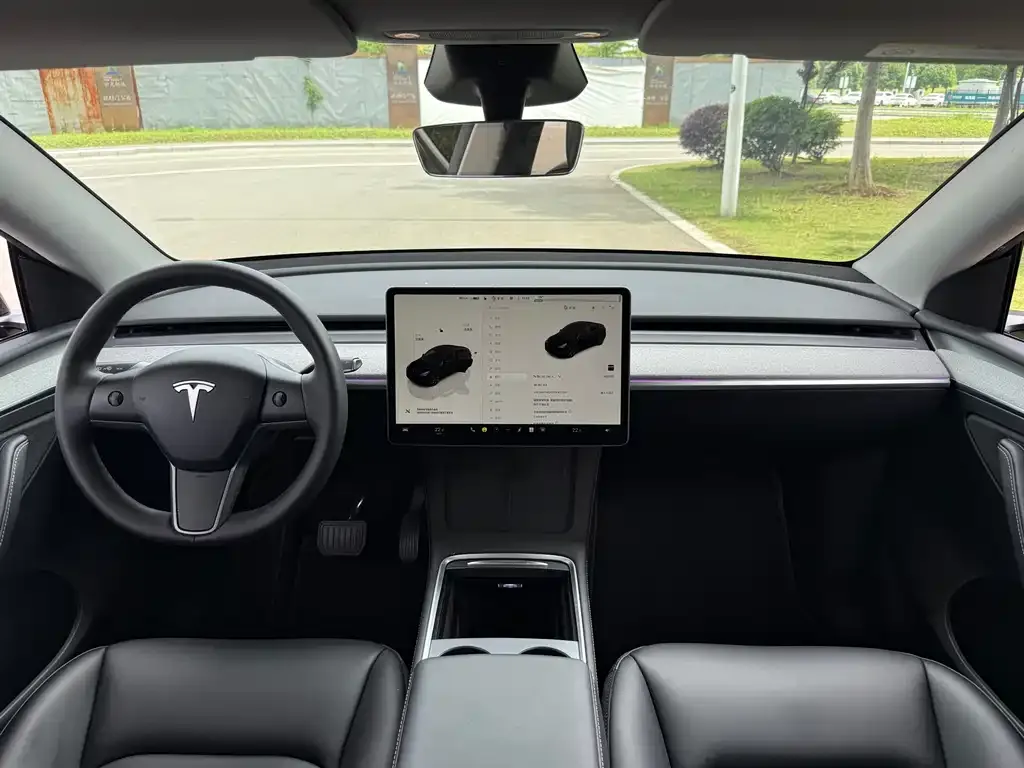Tesla Model Y — фото 6