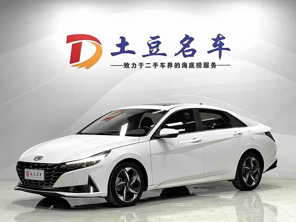 Hyundai Elantra 2022 из CN, фото 1