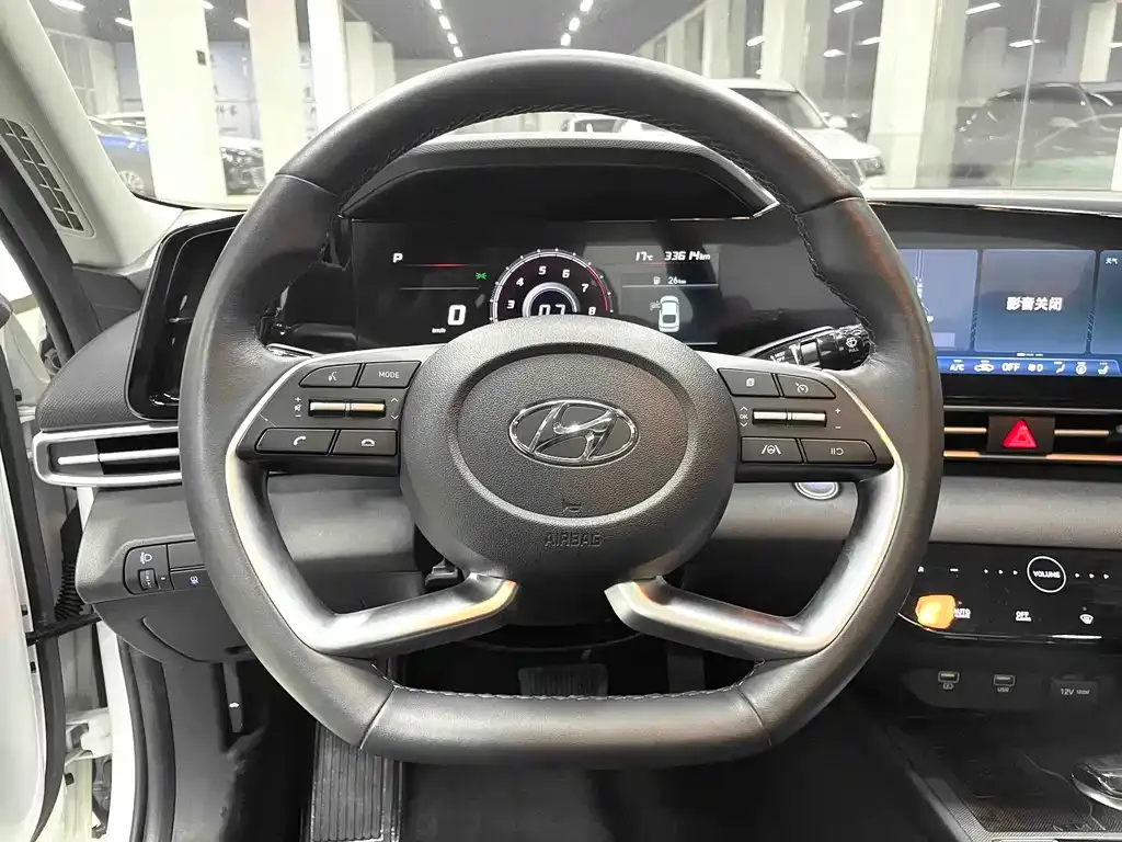 Hyundai Elantra 2022 из CN, фото 3