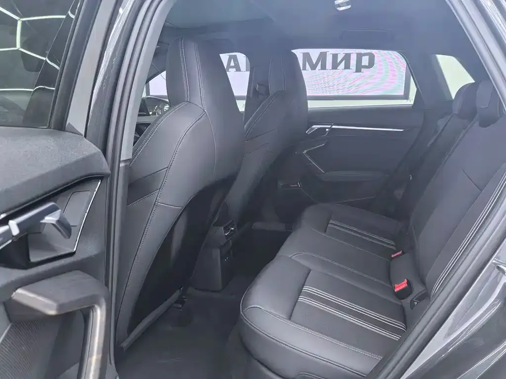 Audi A3 2023 из CN, фото 9