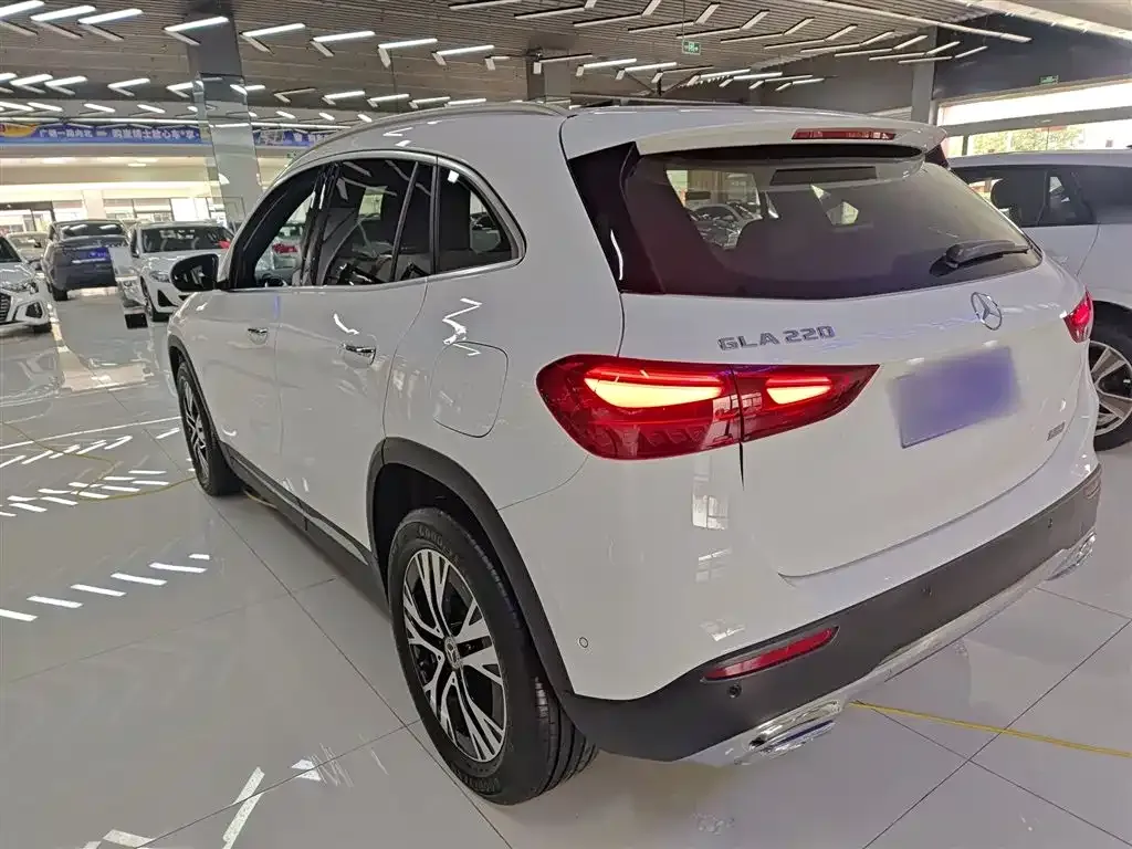 Mercedes-Benz GLA — фото 7