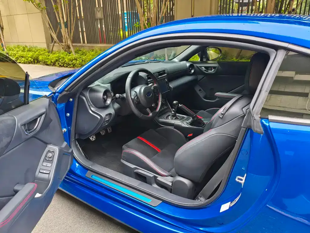 Subaru BRZ 2022 из CN, фото 2
