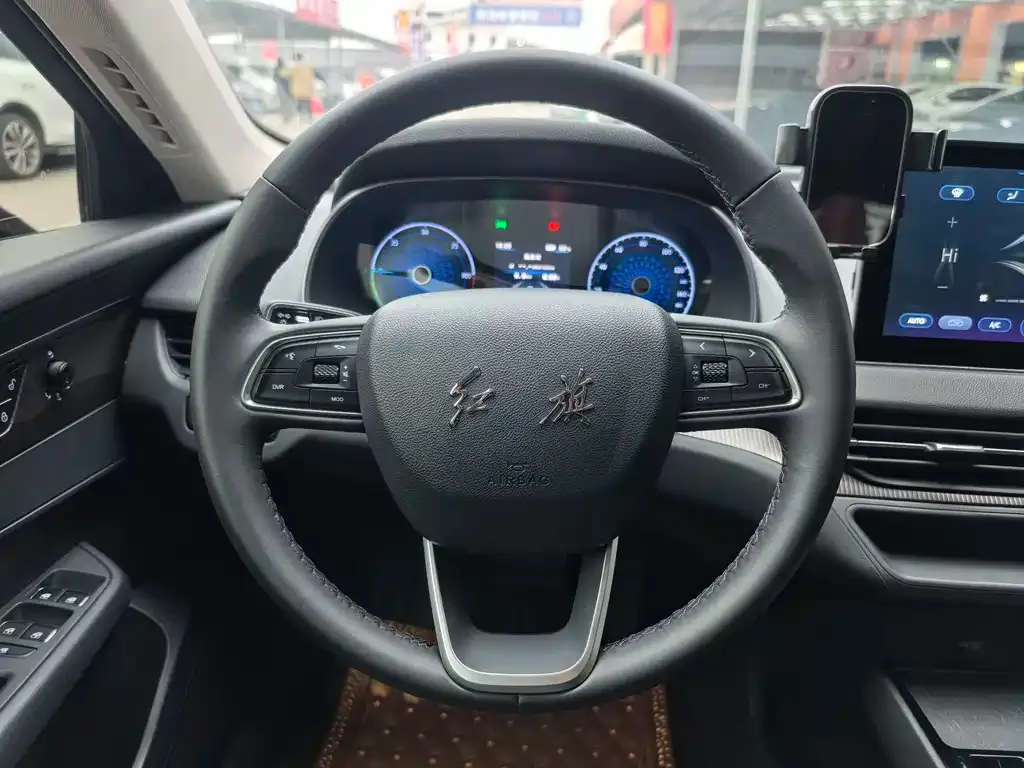 Hongqi E-QM5 — фото 4