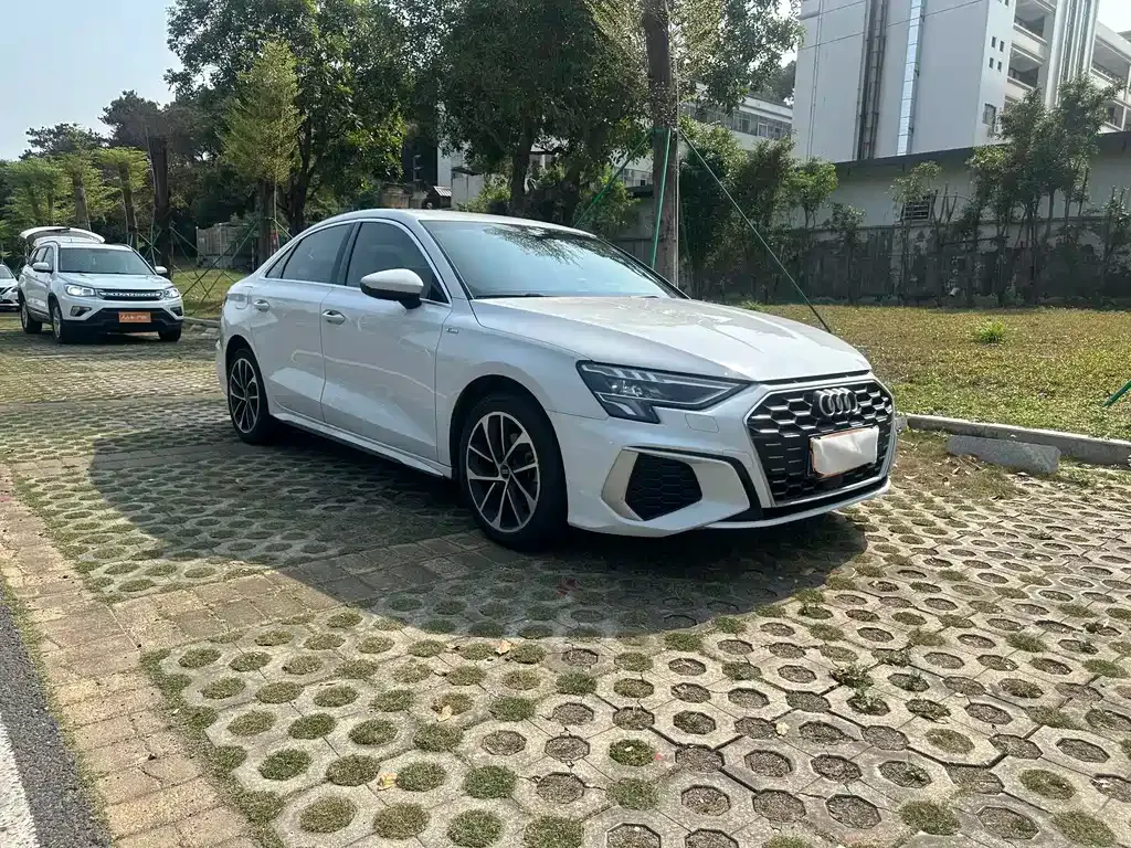 Audi A3 2023 из CN, фото 7