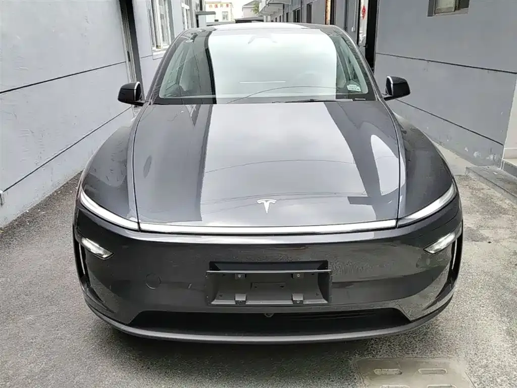 Tesla Model Y — фото 5