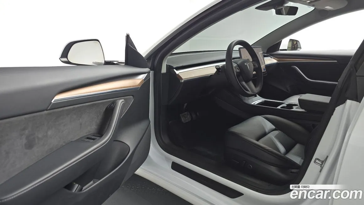 Tesla Model 3 — фото 10